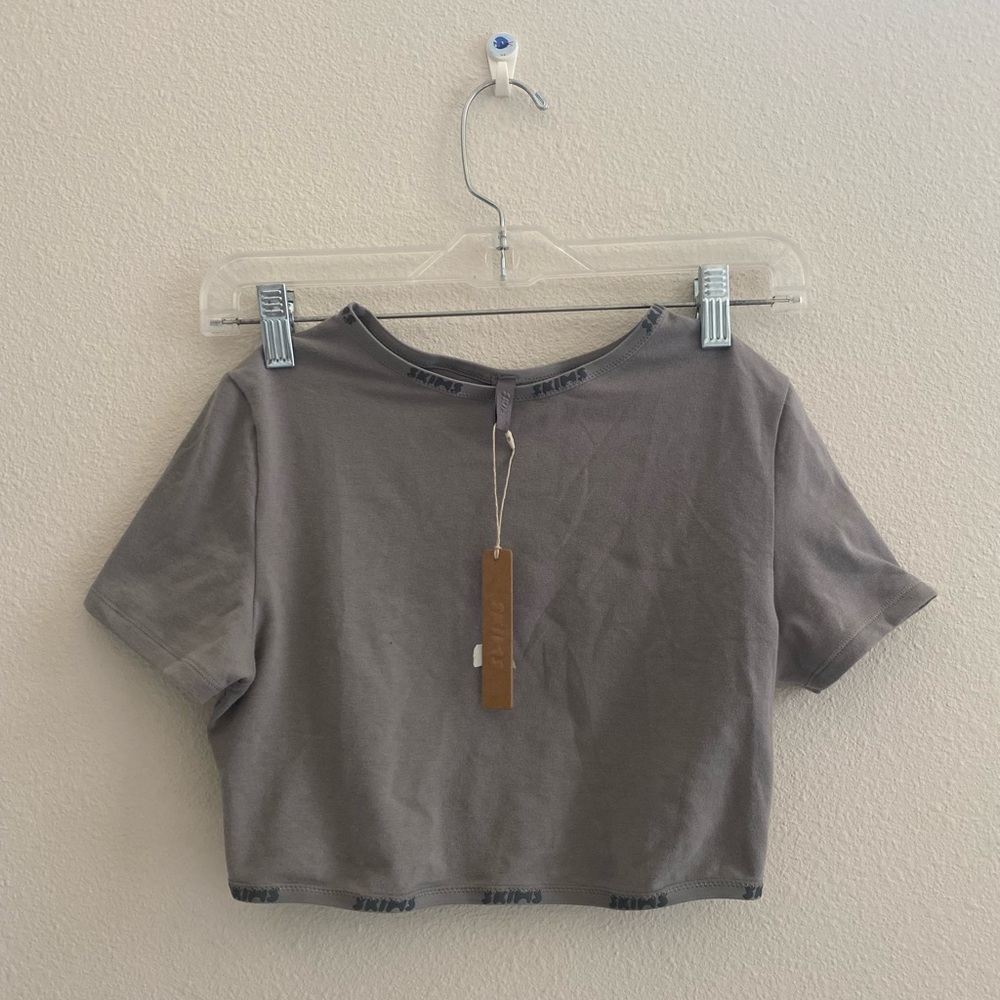 SKIMS cotton logo super cropped Tee in Smoke size Small limited edition NWT